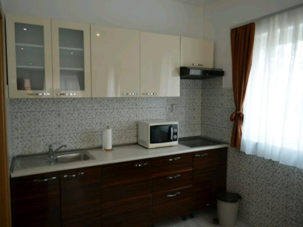 Guest House First Stop Rakovica Esterno foto