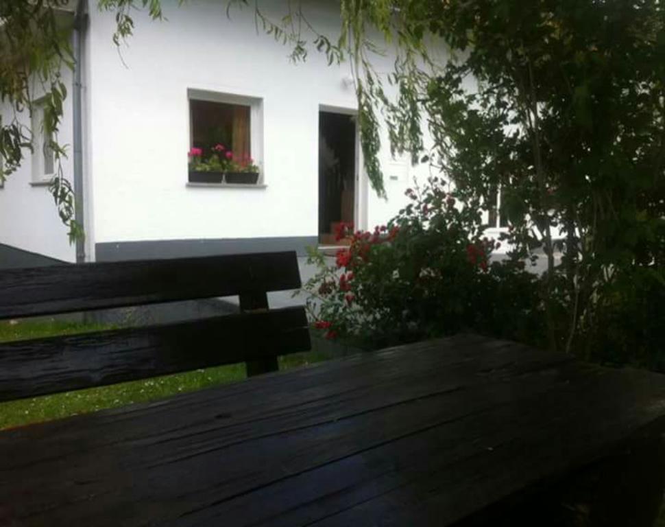 Guest House First Stop Rakovica Esterno foto