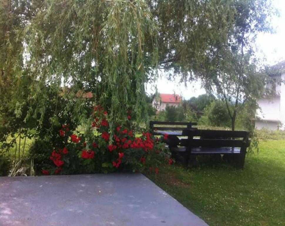 Guest House First Stop Rakovica Esterno foto