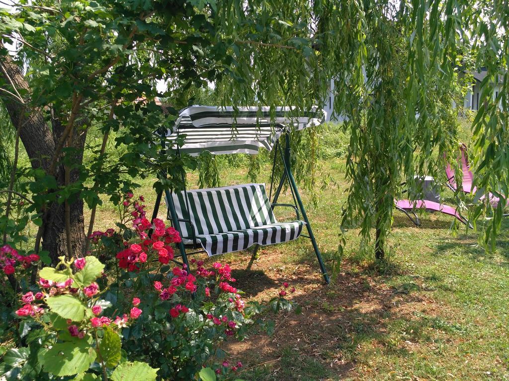 Guest House First Stop Rakovica Esterno foto