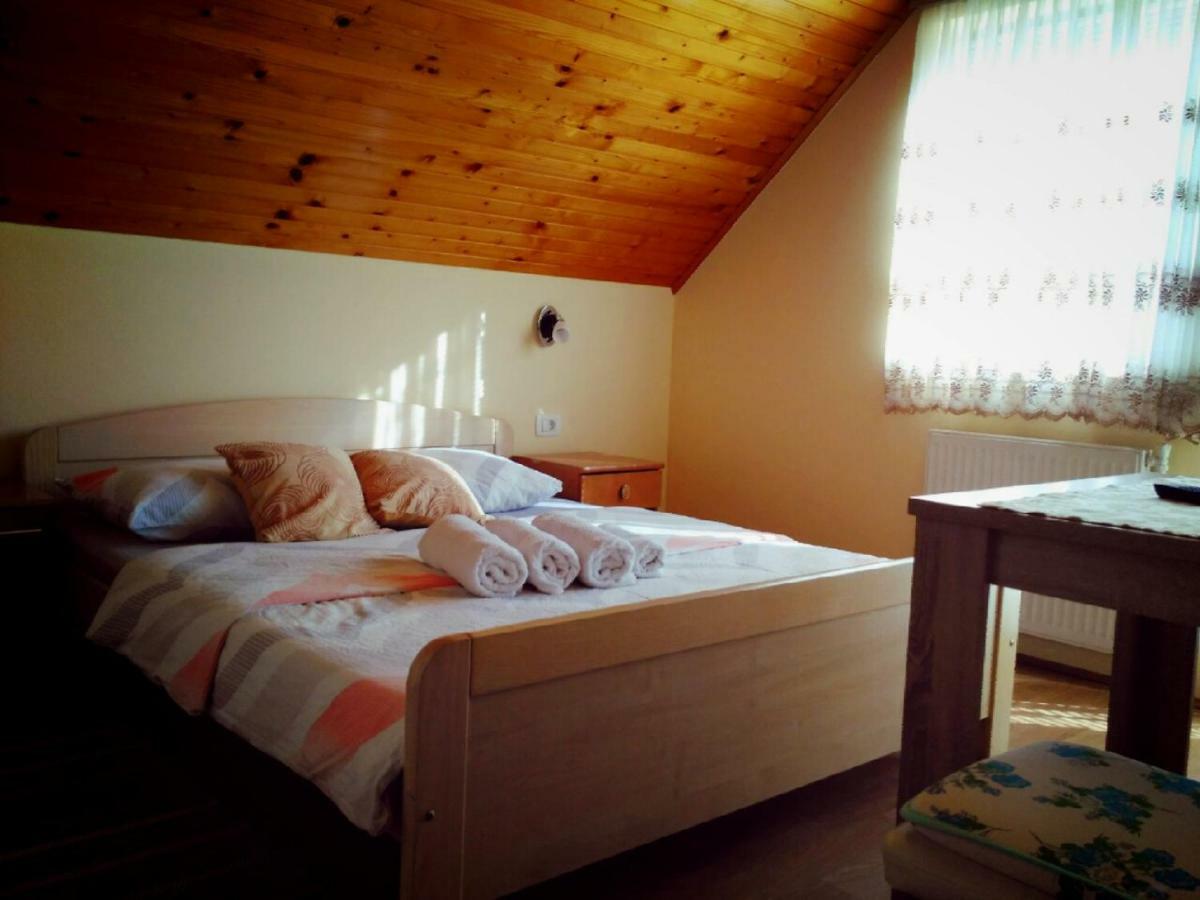 Guest House First Stop Rakovica Esterno foto